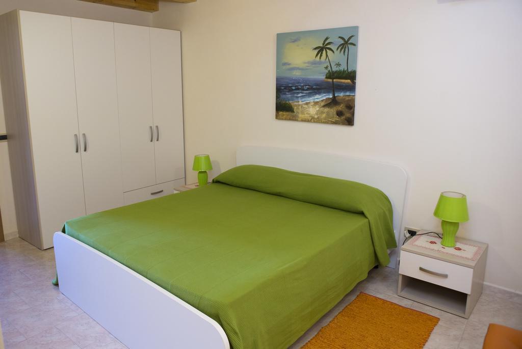 Casa Vacanze Calafarina Pachino Ruang foto