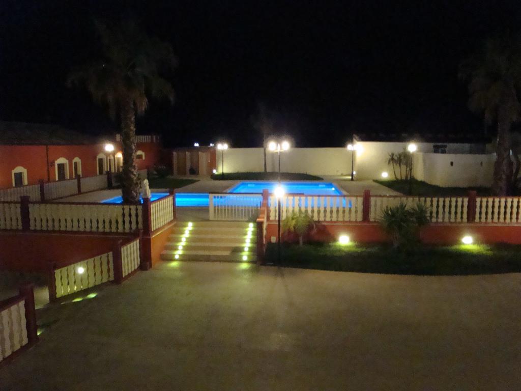 Casa Vacanze Calafarina Pachino Bagian luar foto